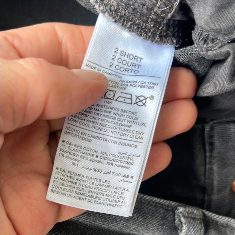 Black Relaxed Fit Jeans, size 2 short. - Picture 7 of 10